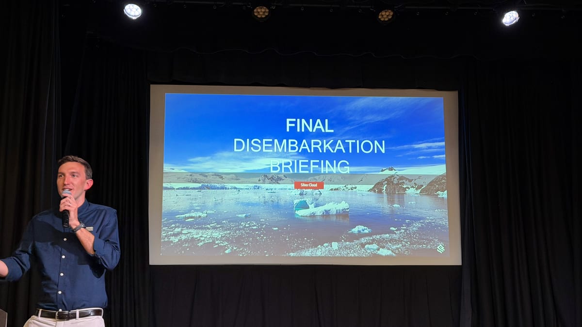探險隊長 Nick 的最後一場下船說明 (Final Disembarkation Briefing)